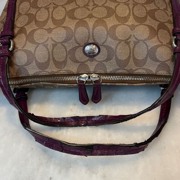 Coach Peyton Signature Coated Canvas Convertible Large Shoppers Tote - Picture 9 of 16